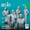 RESKIT RSF35-0008 One busy day carrier crew on deck (scene 1) (6 pcs) (3D Printed) (1/35)